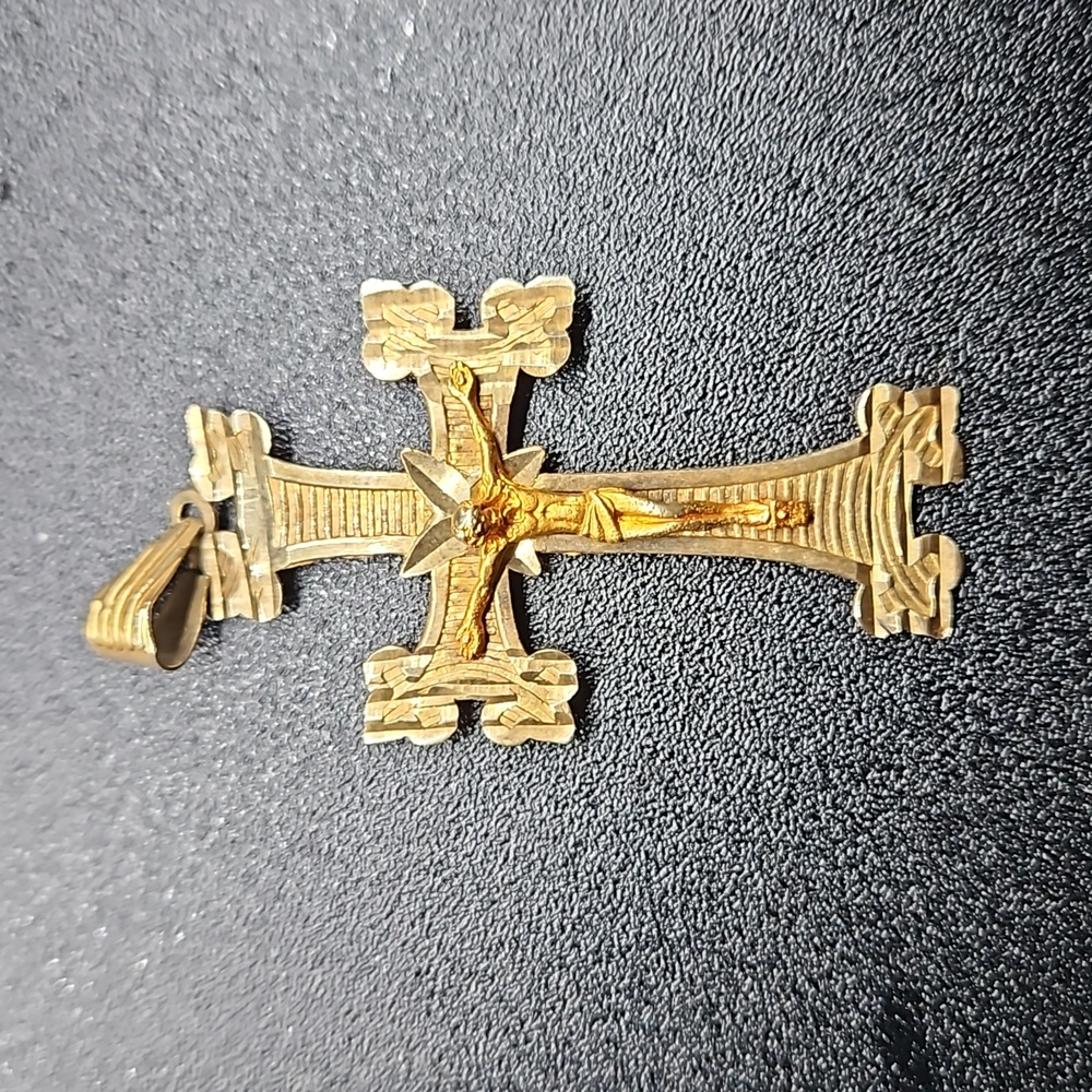 10k gold cross pendant